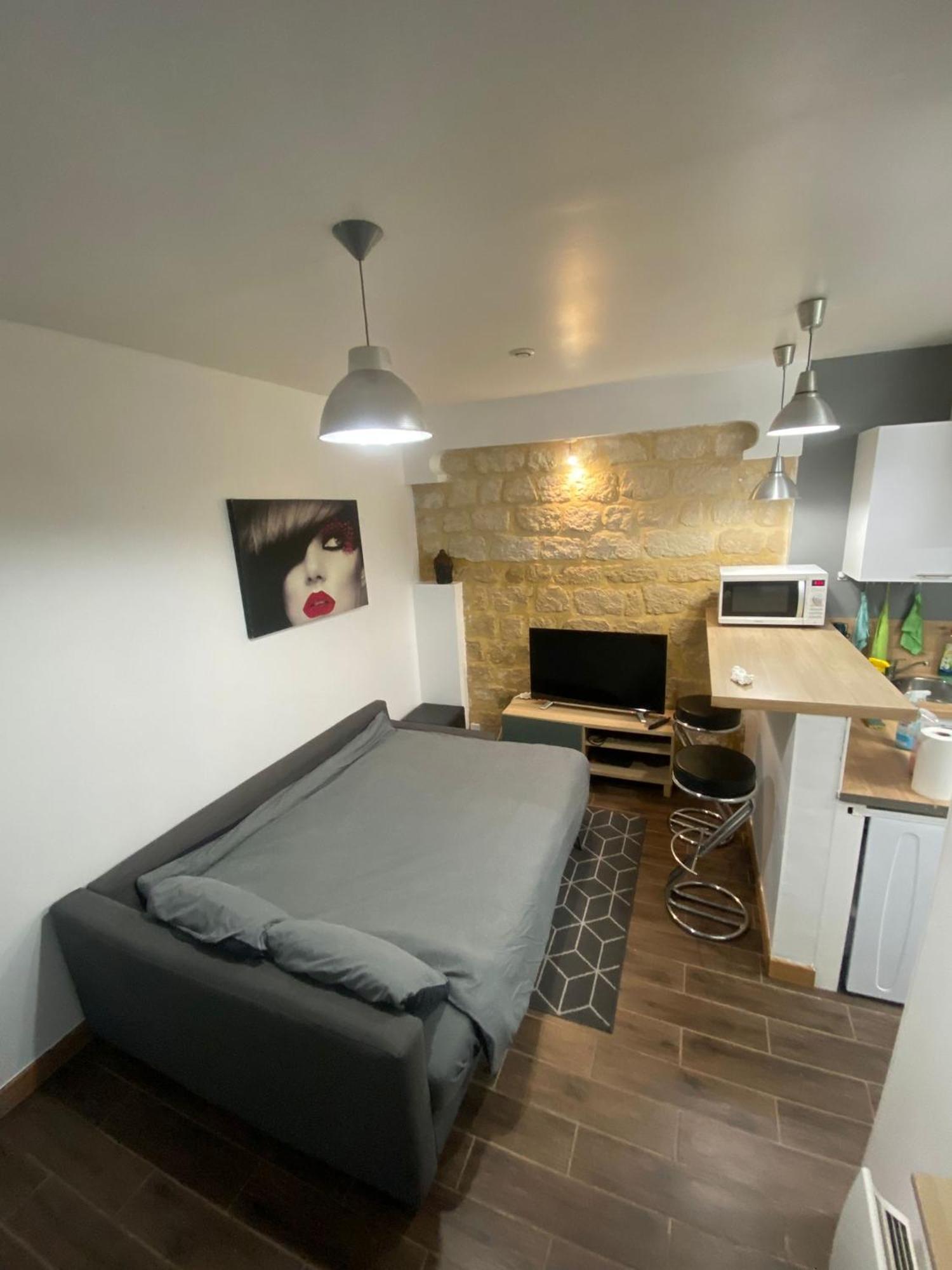 Agreable Appartement In Montmartre Paris Ngoại thất bức ảnh