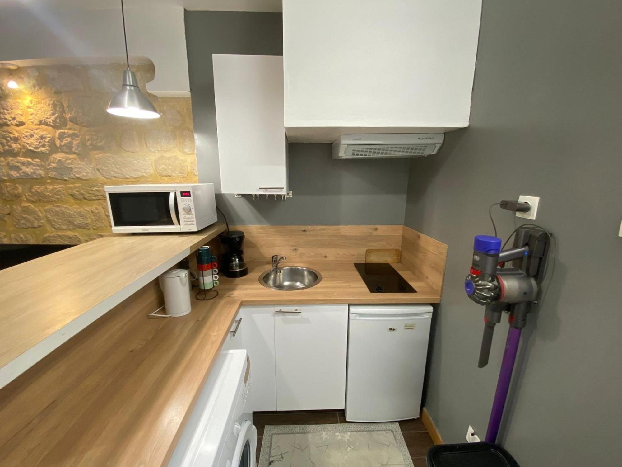 Agreable Appartement In Montmartre Paris Ngoại thất bức ảnh